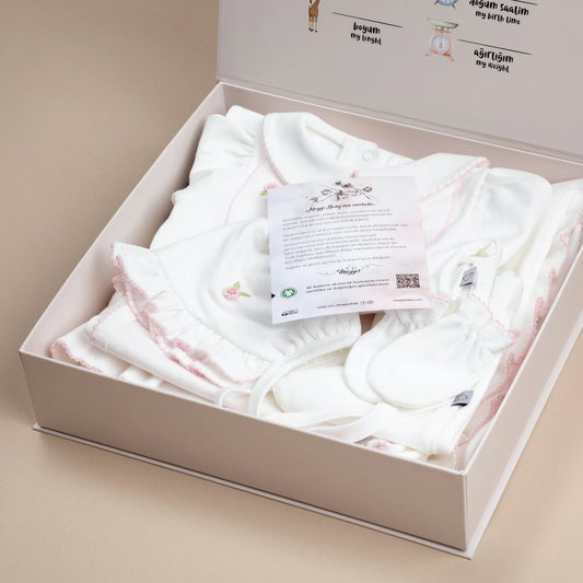 Royal Pembe Rokoko El Nakışlı 5'li Organik Hastane Çıkışı